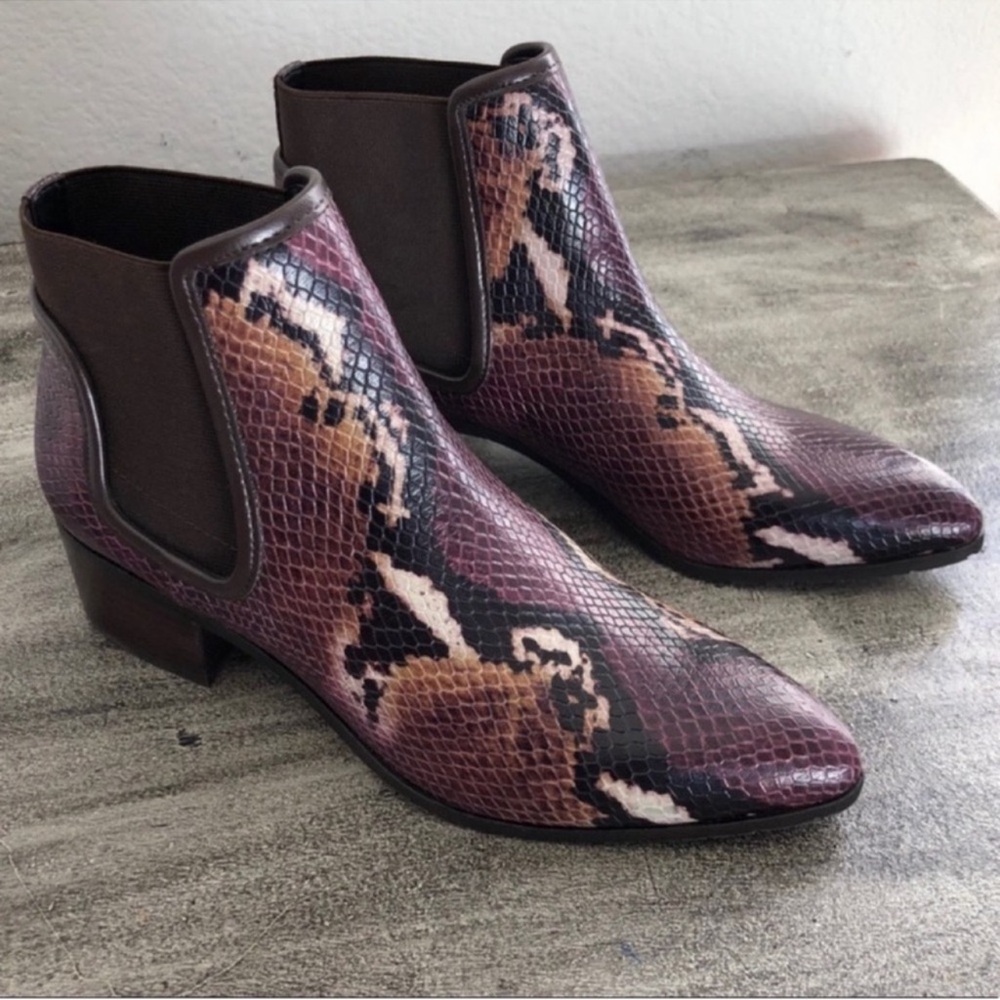 Donald J Pliner Boots Dyla Plum Snake
Print Western Pointed 6.5
